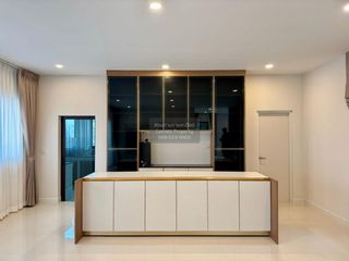 For rent 5 bedrooms house in Mueang Nonthaburi, Nonthaburi