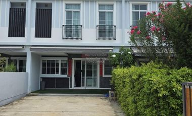 Reihenhaus zur Miete mit 3 Zimmer in Prawet, Bangkok