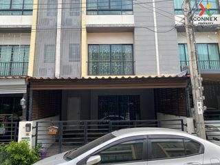 For sale 3 bed townhouse in Bang Khae, Bangkok