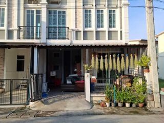 For sale 4 bed townhouse in Prawet, Bangkok