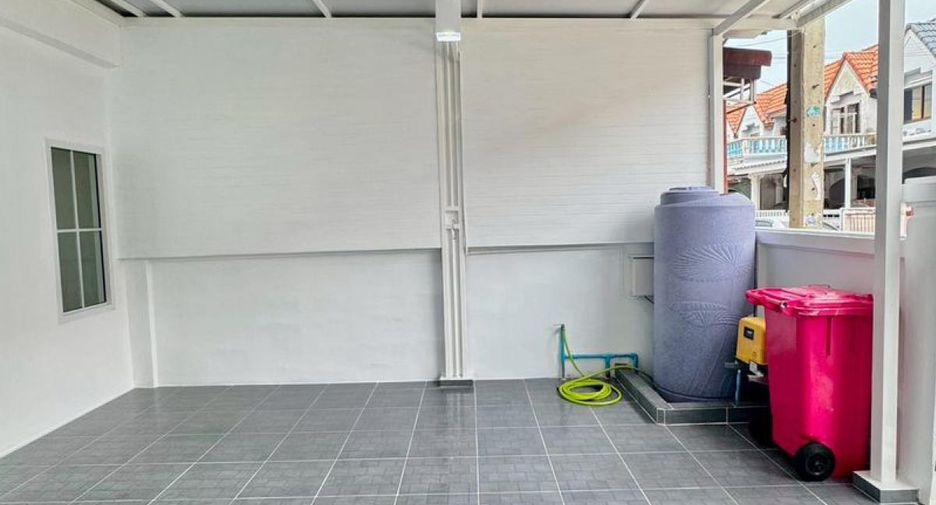 For sale 3 bed townhouse in Bang Bua Thong, Nonthaburi