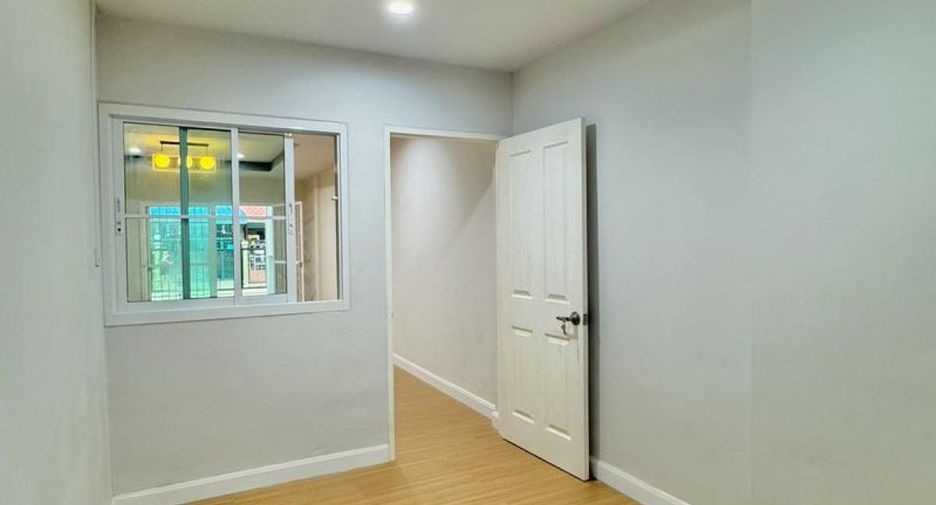 For sale 3 bed townhouse in Bang Bua Thong, Nonthaburi