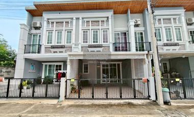 For sale 4 bedrooms townhouse in Prawet, Bangkok
