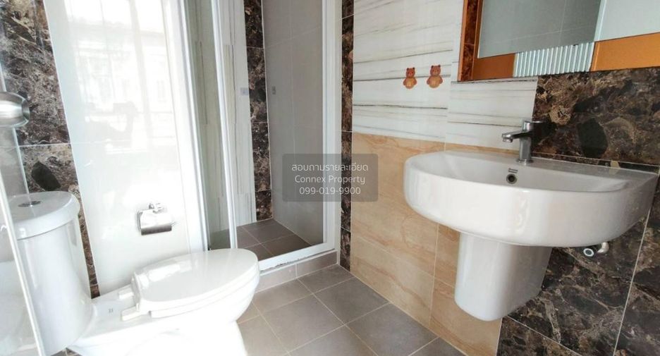 For sale 4 bedrooms townhouse in Prawet, Bangkok