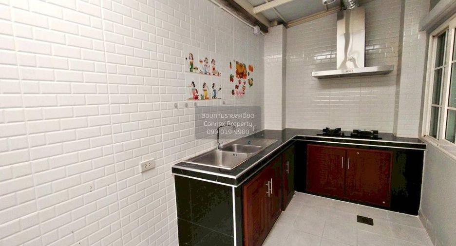 For sale 4 bedrooms townhouse in Prawet, Bangkok