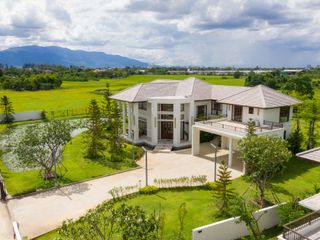 For rent 5 bed villa in Saraphi, Chiang Mai