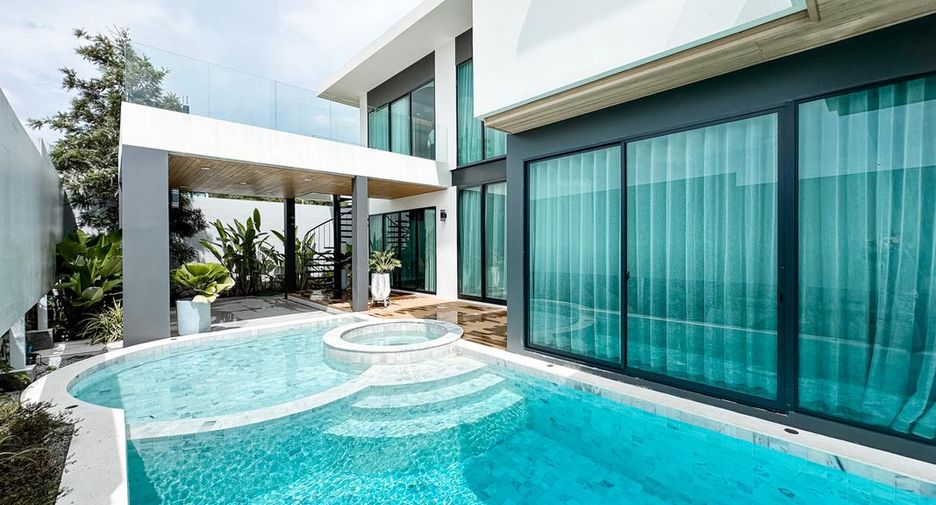 For sale 5 bedrooms villa in Bang Lamung, Chonburi