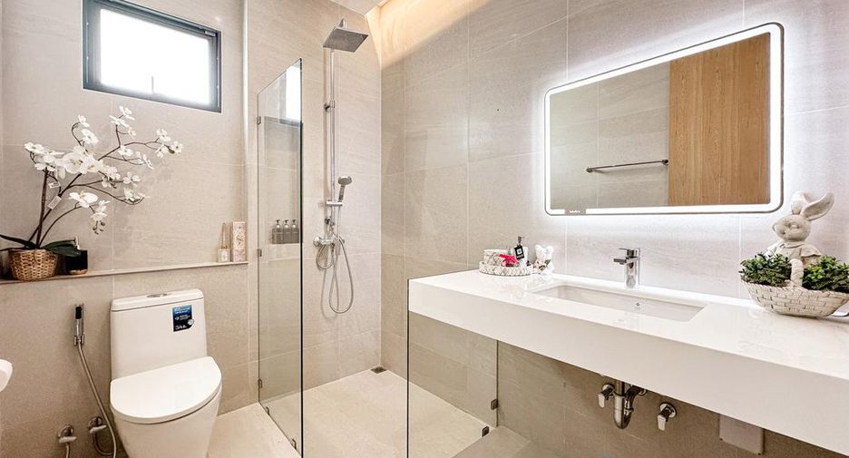 For sale 5 bedrooms villa in Bang Lamung, Chonburi