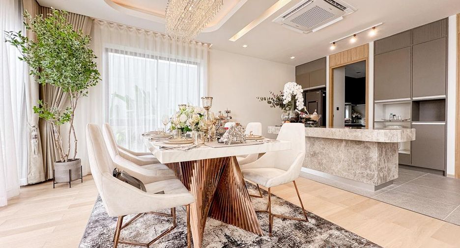 For sale 5 bedrooms villa in Bang Lamung, Chonburi