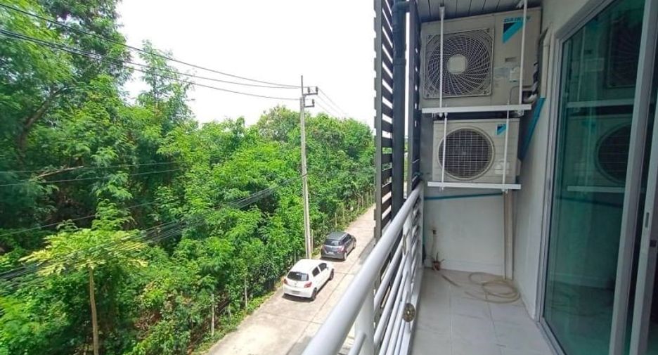 For sale 2 bedrooms condo in Mueang Samut Prakan, Samut Prakan