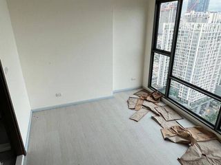 For sale 2 bed condo in Huai Khwang, Bangkok