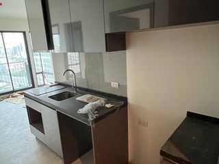 For sale 2 bed condo in Huai Khwang, Bangkok