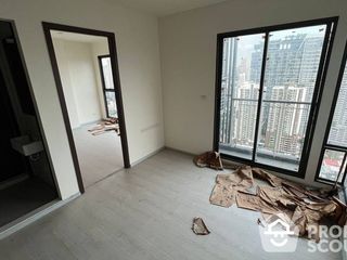 For sale 2 bed condo in Huai Khwang, Bangkok
