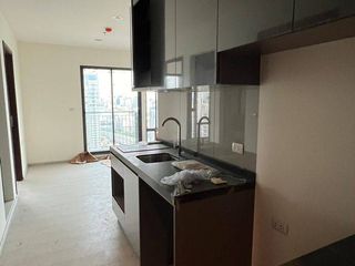 For sale 2 bed condo in Huai Khwang, Bangkok