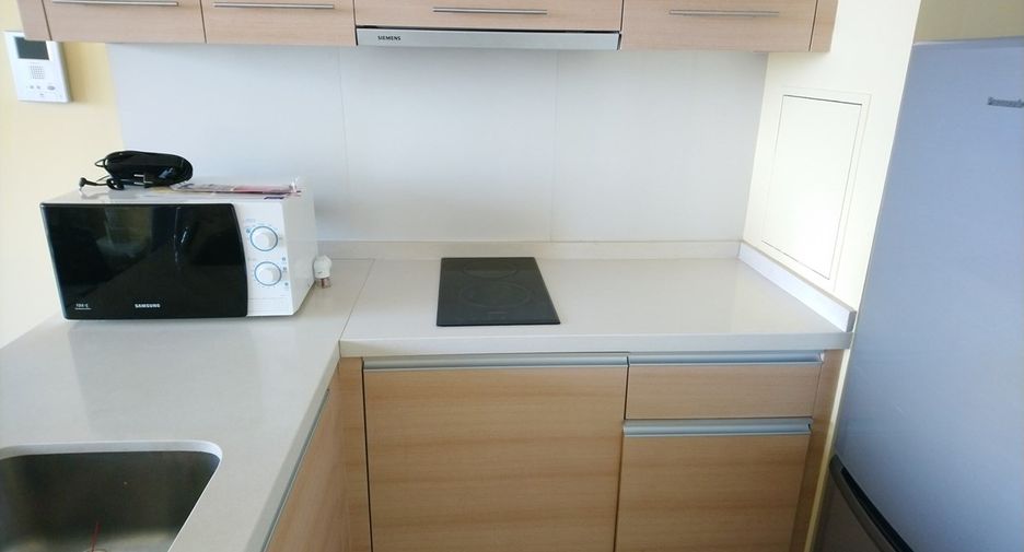 For sale 1 bed condo in Khlong Toei, Bangkok