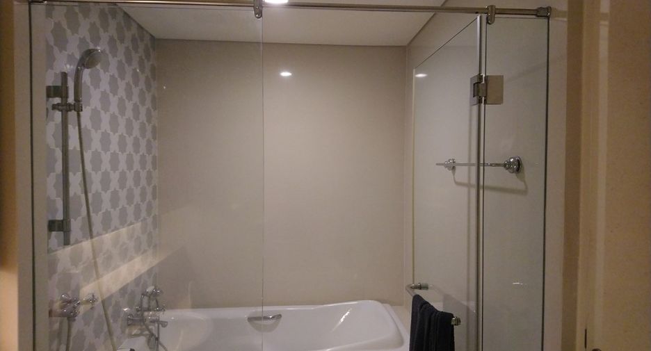 For sale 1 bed condo in Khlong Toei, Bangkok