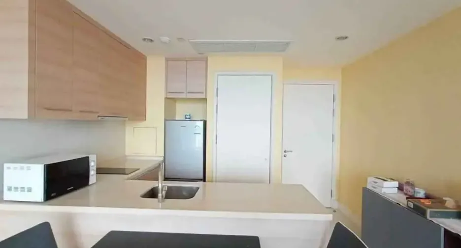 For sale 1 bed condo in Khlong Toei, Bangkok