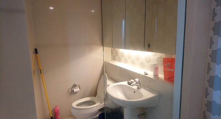 For sale 1 bed condo in Khlong Toei, Bangkok