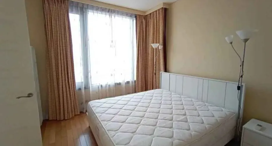 For sale 1 bed condo in Khlong Toei, Bangkok