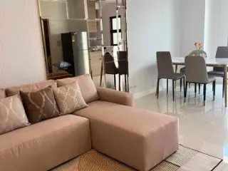 Casa adosada en alquiler de 3 habitaciones en Phra Khanong, Bangkok