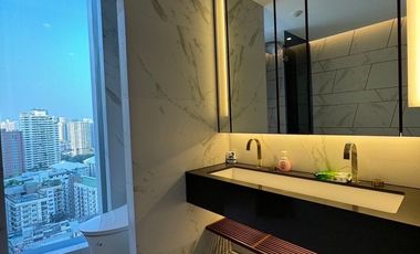 For sale 2 bed condo in Khlong Toei, Bangkok