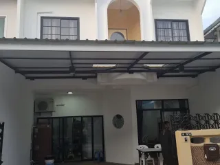 For sale 3 bed townhouse in Phaya Thai, Bangkok