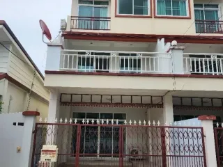 For rent 4 bed townhouse in Hua Hin, Prachuap Khiri Khan