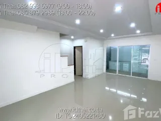 For sale 3 bed townhouse in Mueang Udon Thani, Udon Thani