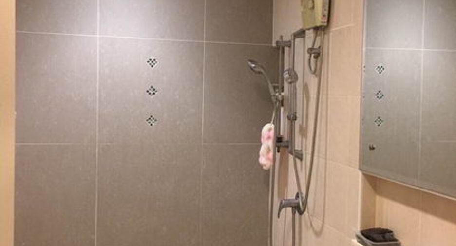 For rent and for sale 4 bedrooms townhouse in Wang Thonglang, Bangkok