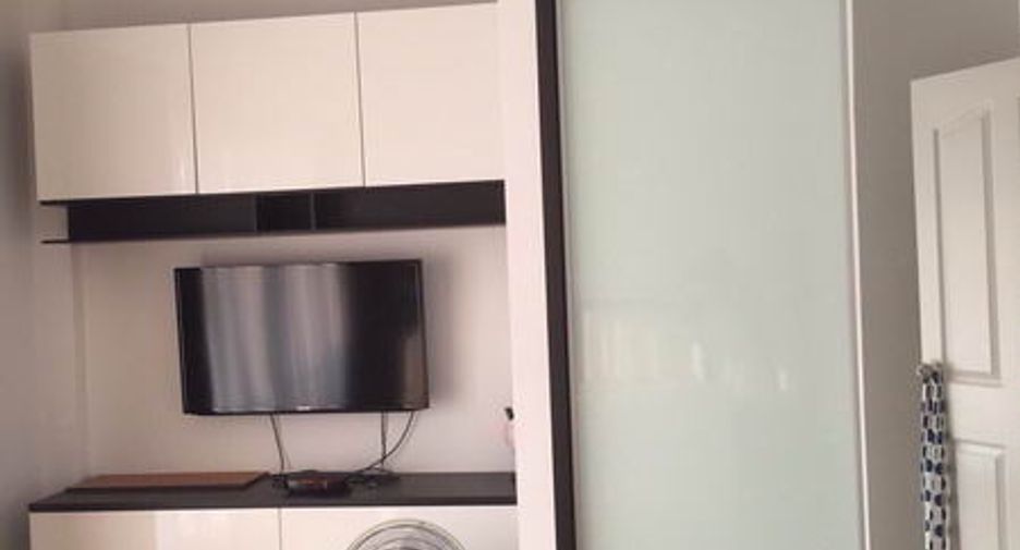 For rent and for sale 4 bedrooms townhouse in Wang Thonglang, Bangkok