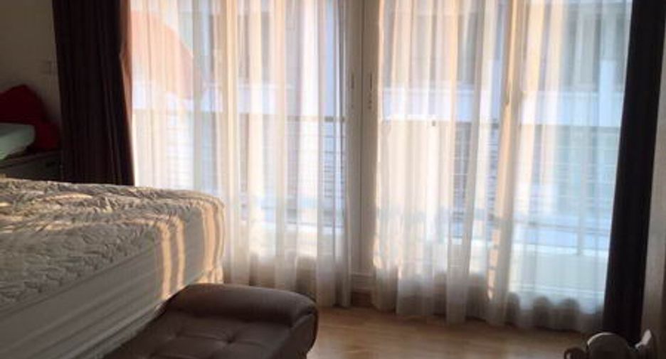 For rent and for sale 4 bedrooms townhouse in Wang Thonglang, Bangkok
