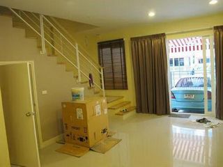 Reihenhaus zur Miete mit 3 Zimmer in Wang Thonglang, Bangkok