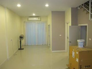 Reihenhaus zur Miete mit 3 Zimmer in Wang Thonglang, Bangkok