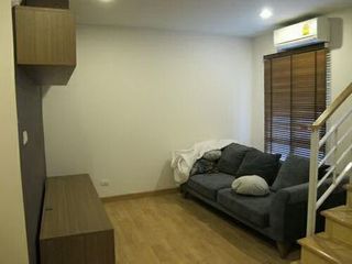 Reihenhaus zur Miete mit 3 Zimmer in Wang Thonglang, Bangkok