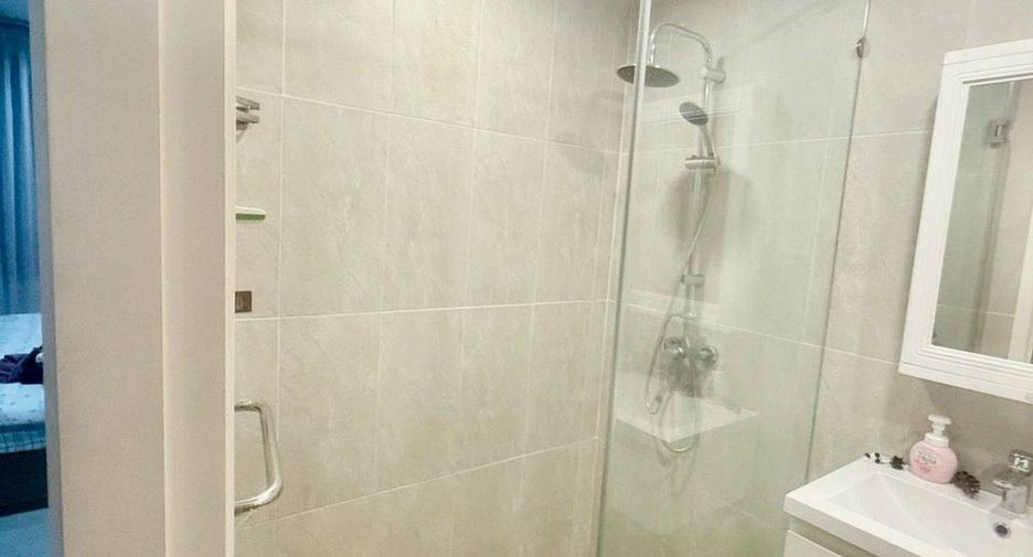For rent and for sale 1 bed condo in Watthana, Bangkok