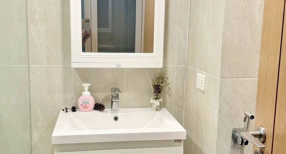 For rent and for sale 1 bed condo in Watthana, Bangkok