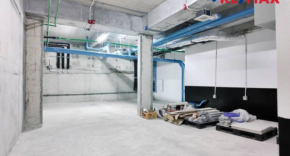 Продажа 4 спальни дом в Саттахип, Чонбури