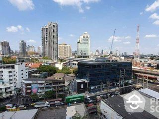 For sale 1 bed condo in Khlong Toei, Bangkok