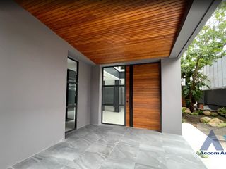 For rent and for sale 5 bed house in Watthana, Bangkok