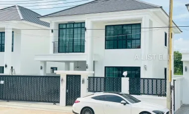 For sale 4 bed house in Sattahip, Chonburi