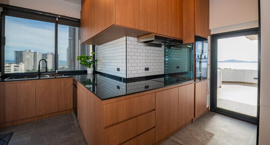 For sale 5 bedrooms condo in Bang Lamung, Chonburi
