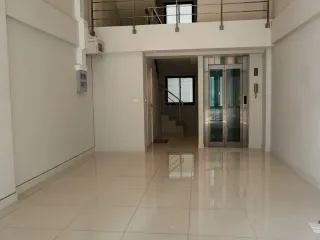 For rent 3 bed retail Space in Prawet, Bangkok