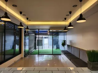 For rent 2 bed retail Space in Huai Khwang, Bangkok