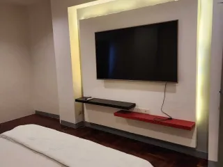 For rent 2 bed retail Space in Huai Khwang, Bangkok