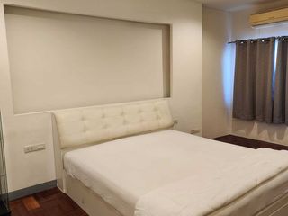 For rent 2 bed retail Space in Huai Khwang, Bangkok