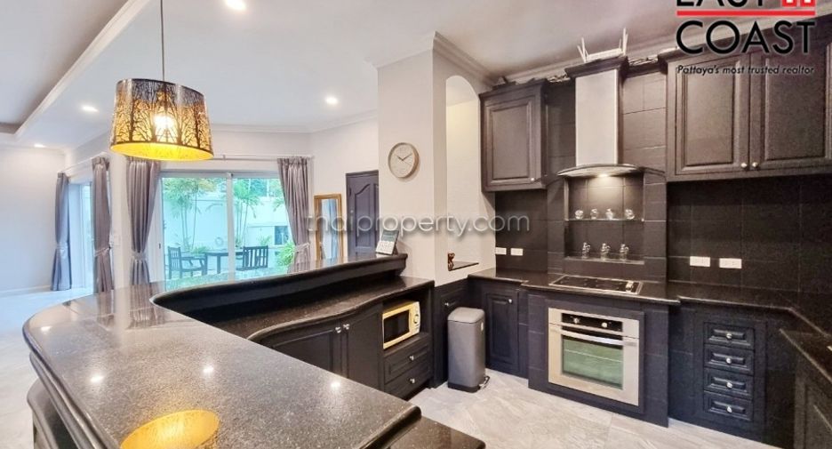 For sale 4 bedrooms house in Bang Lamung, Chonburi