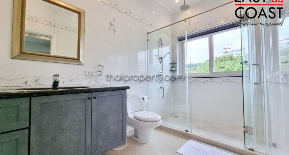 For sale 4 bedrooms house in Bang Lamung, Chonburi