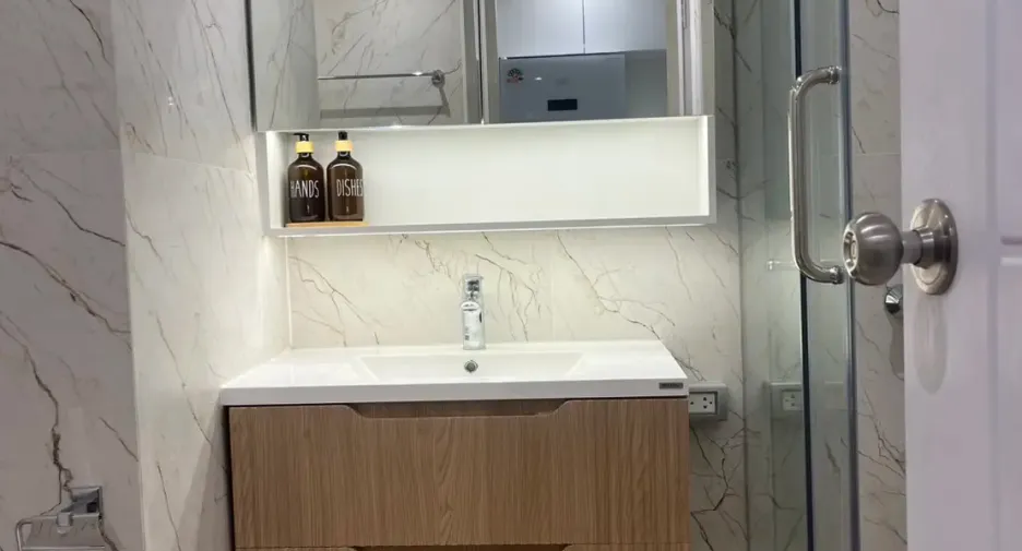 For rent 1 bed condo in Watthana, Bangkok