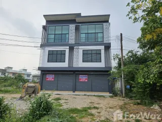 For sale 4 Beds retail Space in Mueang Uthai Thani, Uthai Thani