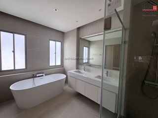 Haus zum Kauf mit 4 Zimmer in Bang Lamung, Chonburi